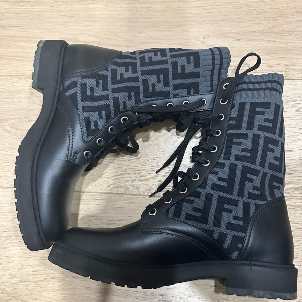 Fendi boots size 39